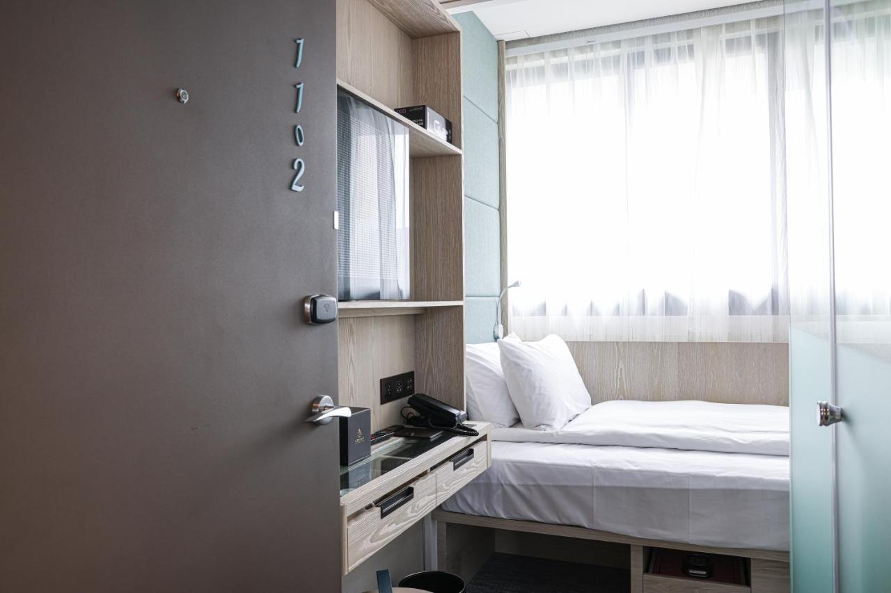 Royal Jade Boutique Hotel Taipei Bagian luar foto