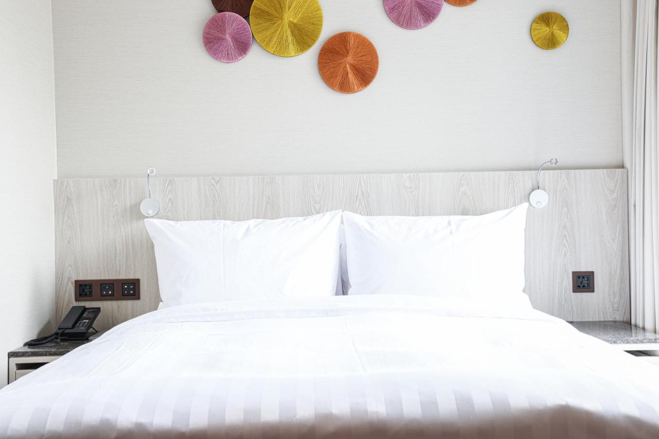 Royal Jade Boutique Hotel Taipei Bagian luar foto